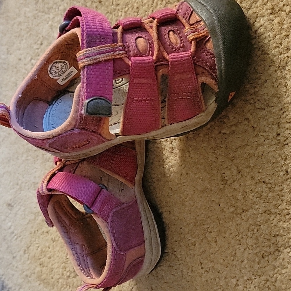 KEEN Baby Toddler Girl Pink Moxie Water Sandals Shoes Size 5